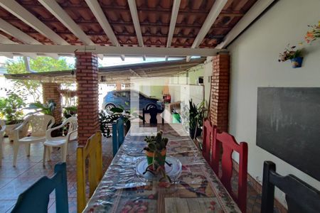 Casa à venda com 200m², 2 quartos e 9 vagas Casa à venda com 200m², 2 quartos e 9 vagasÁrea gourmet