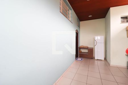 Casa à venda com 383m², 4 quartos e 4 vagasGaragem