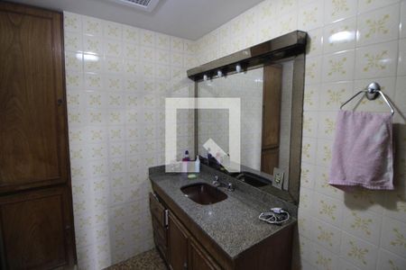 Apartamento à venda com 96m², 3 quartos e 1 vagaQuarto 2 - Banheiro