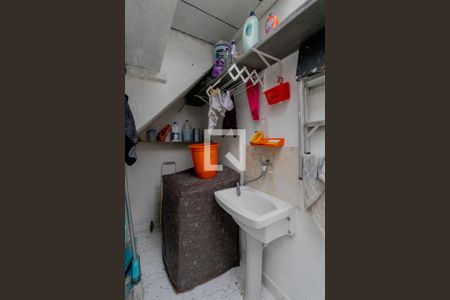 Casa à venda com 215m², 4 quartos e 2 vagasCasa 1 - Área de Serviço