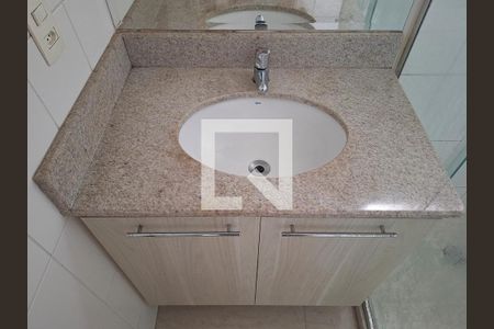 Apartamento à venda com 118m², 3 quartos e 4 vagasBanheiro Quarto 1