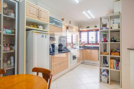 Casa à venda com 350m², 3 quartos e 2 vagas Casa à venda com 350m², 3 quartos e 2 vagasCozinha