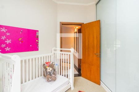 Casa à venda com 350m², 3 quartos e 2 vagas Casa à venda com 350m², 3 quartos e 2 vagasQuarto 2