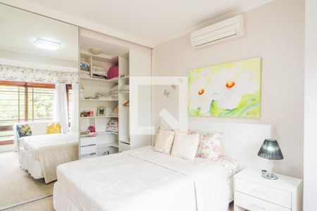 Casa à venda com 350m², 3 quartos e 2 vagas Casa à venda com 350m², 3 quartos e 2 vagasQuarto 1