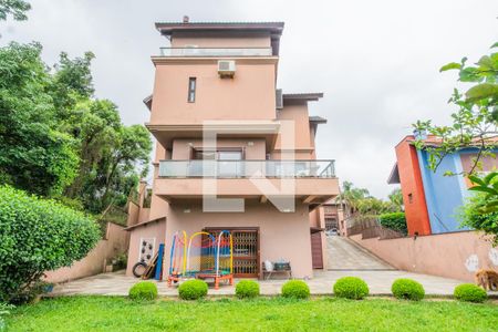 Casa à venda com 350m², 3 quartos e 2 vagas Casa à venda com 350m², 3 quartos e 2 vagasQuintal