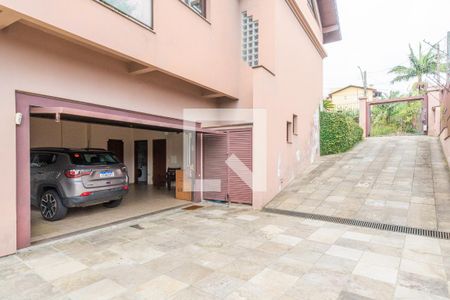 Casa à venda com 350m², 3 quartos e 2 vagas Casa à venda com 350m², 3 quartos e 2 vagasGaragem