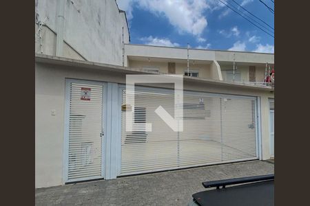 Fachada de casa à venda com 3 quartos, 240m² em Vila Gumercindo, São Paulo