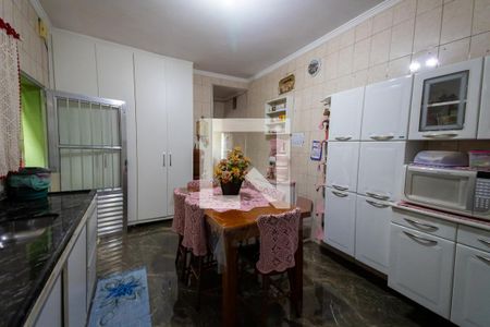Casa à venda com 143m², 4 quartos e 2 vagas Casa à venda com 143m², 4 quartos e 2 vagasCozinha