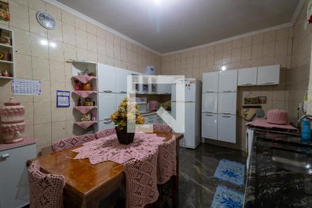 Casa à venda com 143m², 4 quartos e 2 vagas Casa à venda com 143m², 4 quartos e 2 vagasCozinha