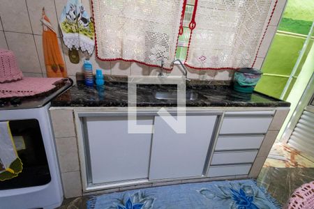 Casa à venda com 143m², 4 quartos e 2 vagas Casa à venda com 143m², 4 quartos e 2 vagasCozinha