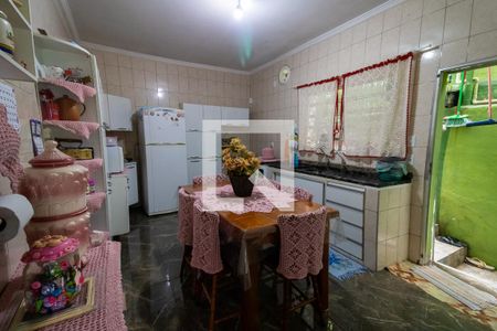 Casa à venda com 143m², 4 quartos e 2 vagas Casa à venda com 143m², 4 quartos e 2 vagasCozinha