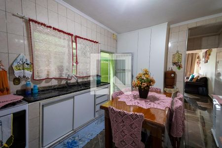 Casa à venda com 143m², 4 quartos e 2 vagas Casa à venda com 143m², 4 quartos e 2 vagasCozinha