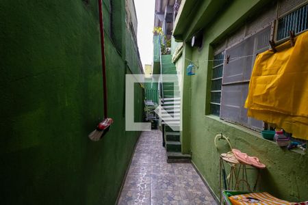 Casa à venda com 143m², 4 quartos e 2 vagas Casa à venda com 143m², 4 quartos e 2 vagasCorredor