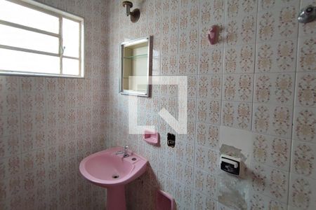 Casa à venda com 170m², 3 quartos e 4 vagasBanheiro Suíte 