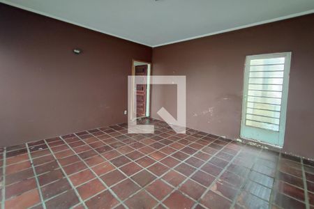Casa à venda com 170m², 3 quartos e 4 vagasQuintal - Garagem