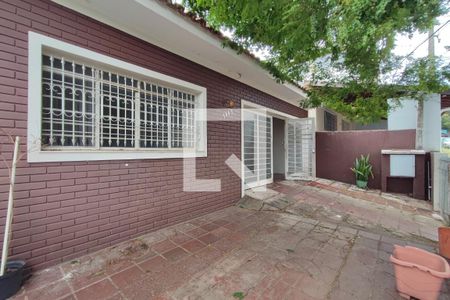 Casa à venda com 170m², 3 quartos e 4 vagasQuintal - Garagem