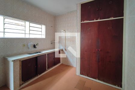 Casa à venda com 170m², 3 quartos e 4 vagasCozinha 