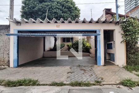 Fachada de casa à venda com 3 quartos, 120m² em Vila Gumercindo, São Paulo