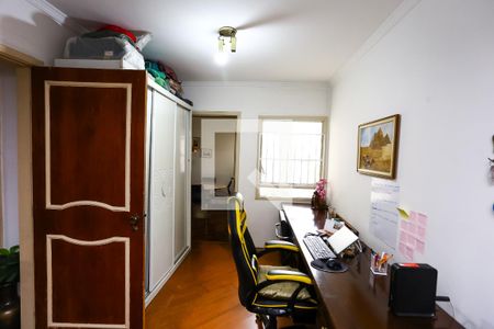Apartamento à venda com 196m², 3 quartos e 3 vagas Apartamento à venda com 196m², 3 quartos e 3 vagasEscritório