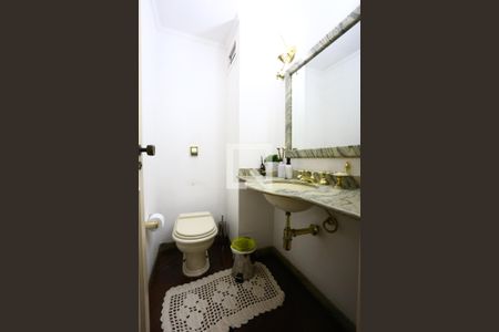 Apartamento à venda com 196m², 3 quartos e 3 vagas Apartamento à venda com 196m², 3 quartos e 3 vagasLavabo