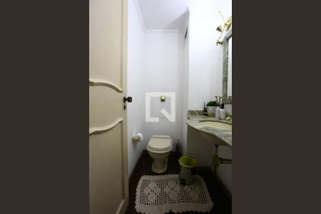 Apartamento à venda com 196m², 3 quartos e 3 vagas Apartamento à venda com 196m², 3 quartos e 3 vagasLavabo