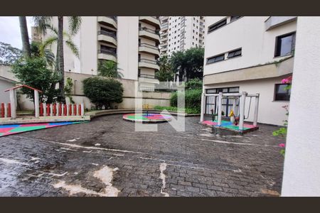 Apartamento à venda com 196m², 3 quartos e 3 vagas Apartamento à venda com 196m², 3 quartos e 3 vagasÁrea comum - Playground