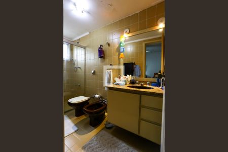 Apartamento à venda com 196m², 3 quartos e 3 vagas Apartamento à venda com 196m², 3 quartos e 3 vagasBanheiro da Suíte 1