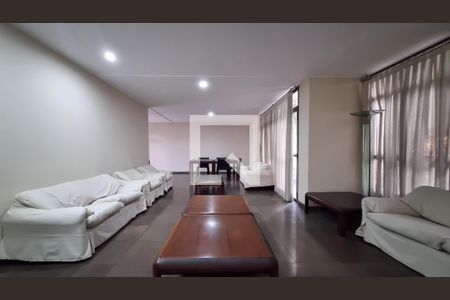 Apartamento à venda com 196m², 3 quartos e 3 vagas Apartamento à venda com 196m², 3 quartos e 3 vagasÁrea comum - Salão de festas