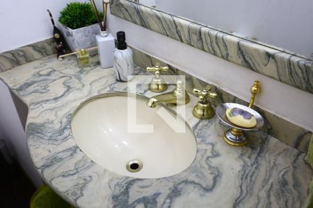 Apartamento à venda com 196m², 3 quartos e 3 vagas Apartamento à venda com 196m², 3 quartos e 3 vagasLavabo