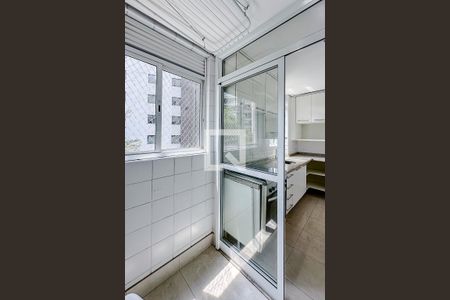 Apartamento à venda com 74m², 2 quartos e 1 vagaÁrea de Serviço