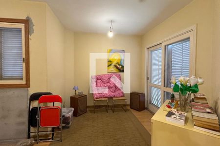 Casa de condomínio à venda com 450m², 4 quartos e 6 vagasEscritório