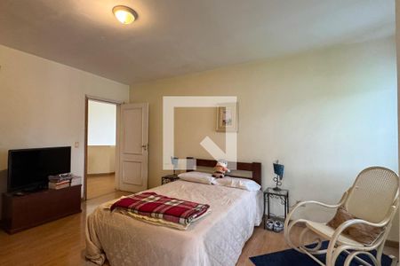 Casa de condomínio à venda com 450m², 4 quartos e 6 vagasSuíte 3