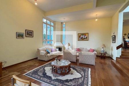 Casa de condomínio à venda com 450m², 4 quartos e 6 vagasSala