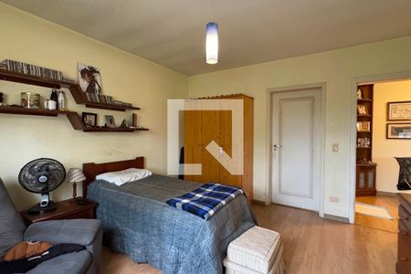 Casa de condomínio à venda com 450m², 4 quartos e 6 vagasSuíte 4