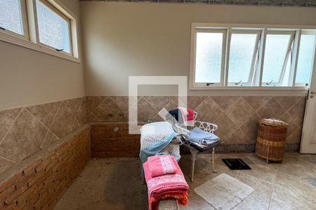 Casa de condomínio à venda com 450m², 4 quartos e 6 vagasBanheiro da Suíte 1