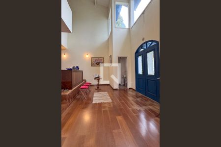 Casa de condomínio à venda com 450m², 4 quartos e 6 vagasEntrada