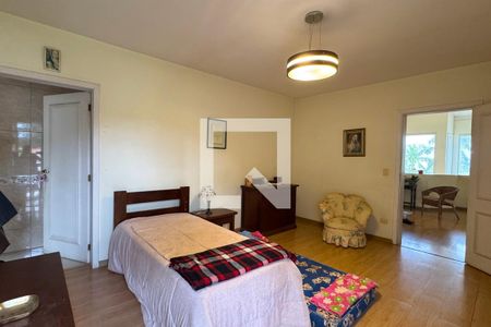 Casa de condomínio à venda com 450m², 4 quartos e 6 vagasSuíte 2