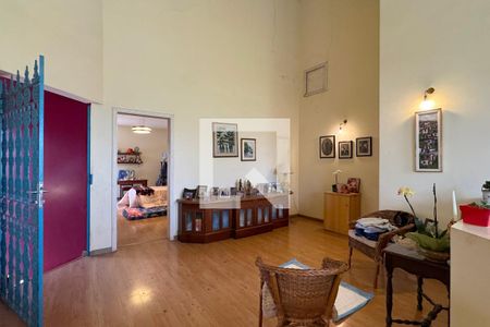 Casa de condomínio à venda com 450m², 4 quartos e 6 vagasSala de TV