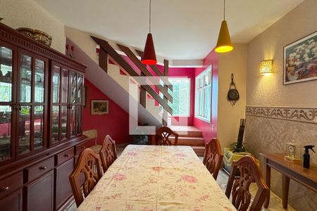 Casa de condomínio à venda com 450m², 4 quartos e 6 vagasSala de Jantar