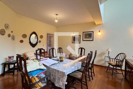 Casa de condomínio à venda com 450m², 4 quartos e 6 vagasSala 2