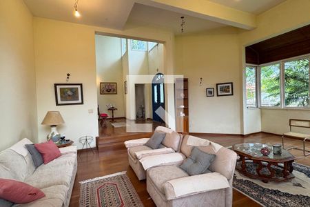 Casa de condomínio à venda com 450m², 4 quartos e 6 vagasSala