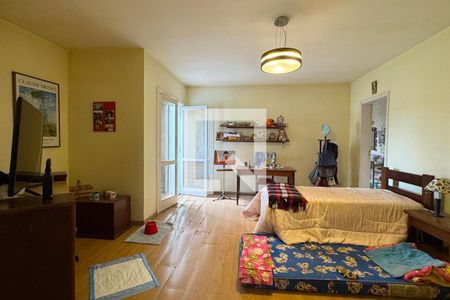 Casa de condomínio à venda com 450m², 4 quartos e 6 vagasSuíte 2