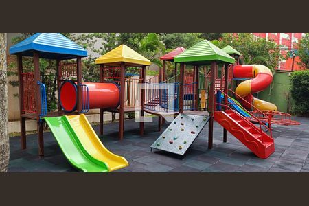 Apartamento à venda com 120m², 3 quartos e 4 vagasÁrea comum - Playground