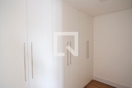 Casa de condomínio à venda com 800m², 5 quartos e 10 vagasCloset suíte 4