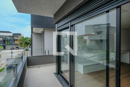 Casa de condomínio à venda com 800m², 5 quartos e 10 vagasVaranda suíte 1