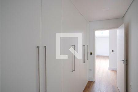 Casa de condomínio à venda com 800m², 5 quartos e 10 vagasCloset suíte 3