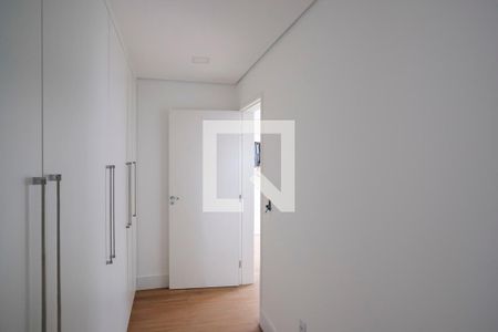 Casa de condomínio à venda com 800m², 5 quartos e 10 vagasCloset suíte 2