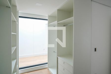 Casa de condomínio à venda com 800m², 5 quartos e 10 vagasCloset suíte 1