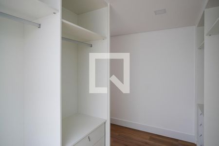 Casa de condomínio à venda com 800m², 5 quartos e 10 vagasCloset suíte 1