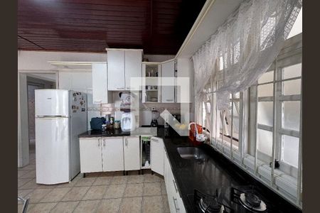 Casa à venda com 149m², 3 quartos e 3 vagas Casa à venda com 149m², 3 quartos e 3 vagasCozinha